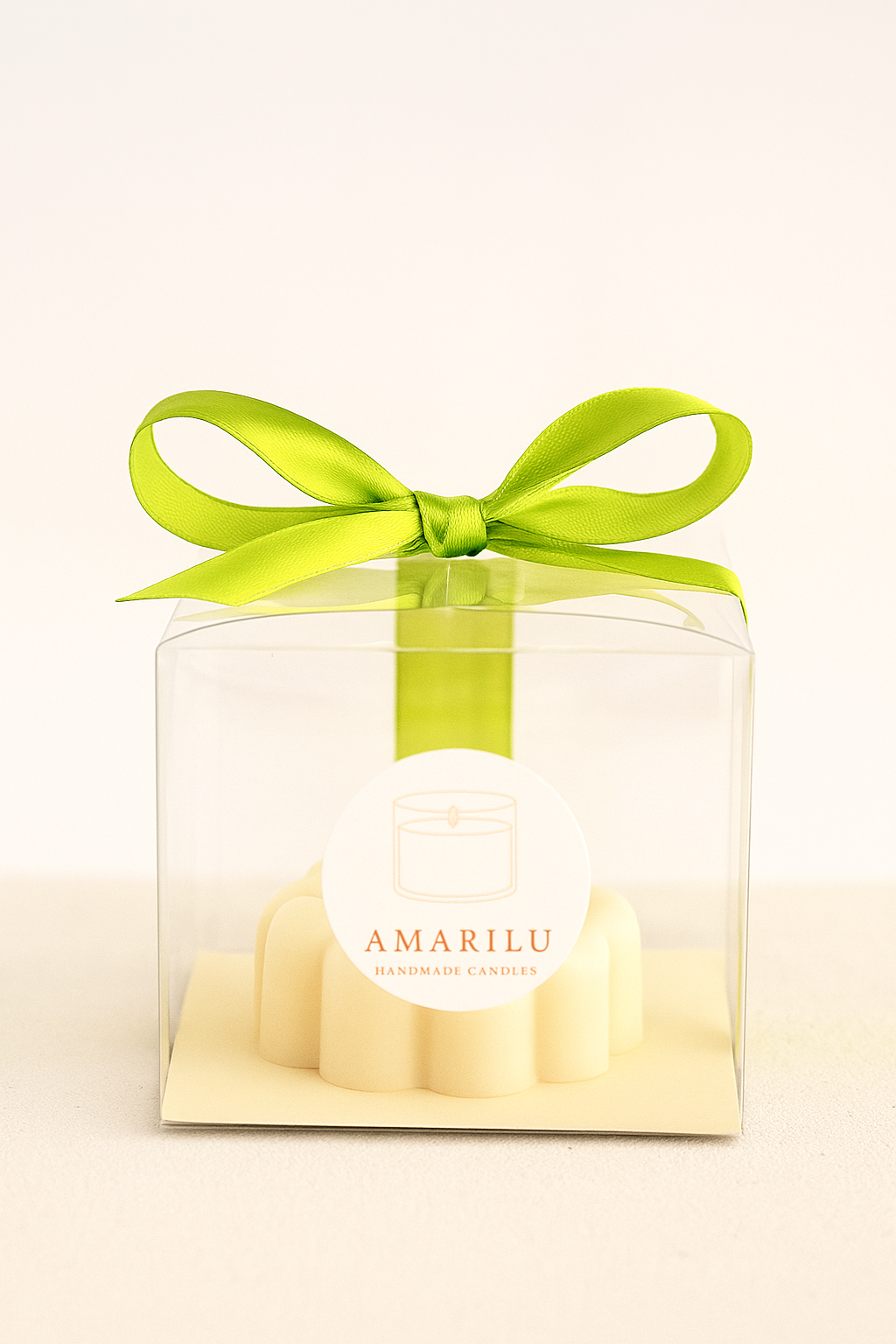 Vela Artesanal Amarilu – Elegancia Natural en Caja de Regalo